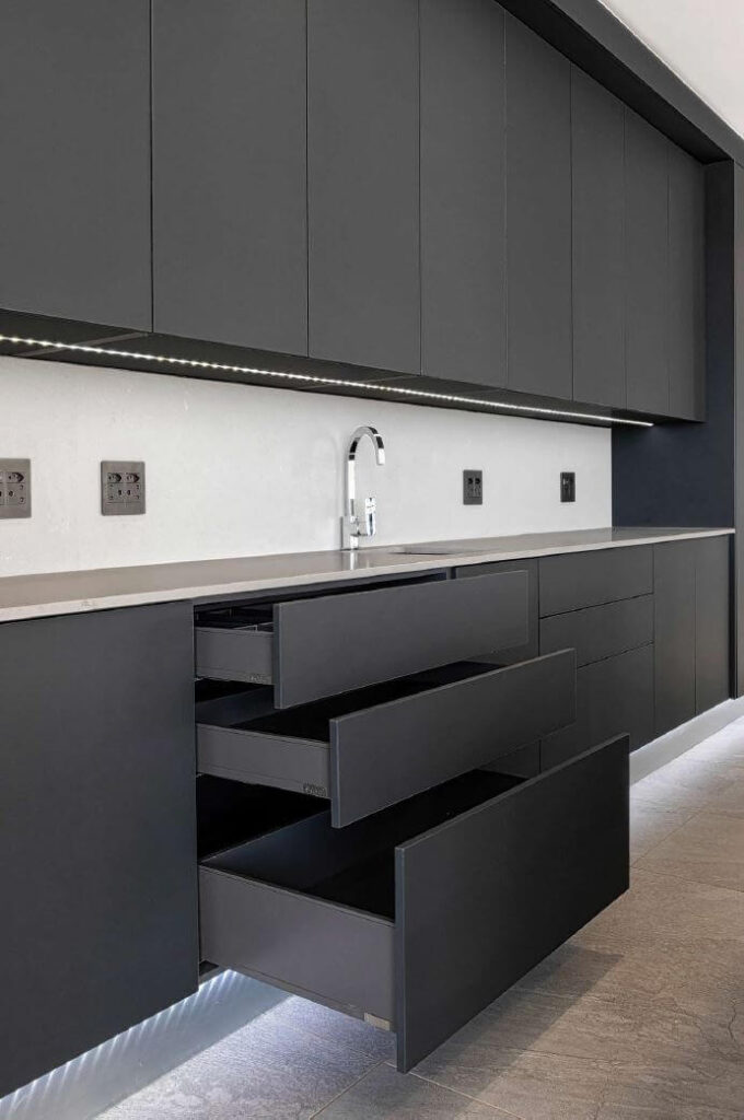 modern black kitchen shelves